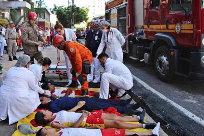 notícia: Hospital treina colaboradores em simulação de incêndio