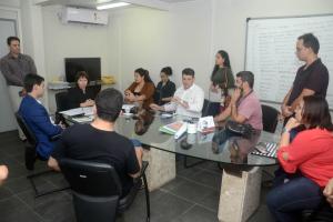 notícia: Seduc busca solução para concursados de educação artística