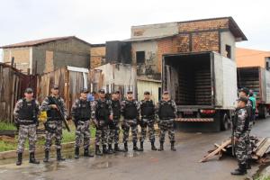 galeria: Polícia Militar cumpre mandado de reintegração de posse em Ananindeua