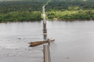 galeria: Estado mobiliza segurança pública para resgate de vítimas do acidente na ponte Rio Moju