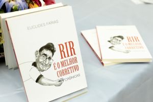 notícia: Livro de crônicas do jornalista Euclides Farias é lançado pela Imprensa Oficial
