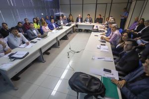 notícia: Governo avalia desempenho da arrecadação em reunião mensal