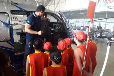 notícia: Estudantes de escolas públicas conhecem funcionamento do Graesp