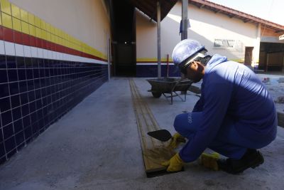 notícia: Estado vai reformar mais de 150 escolas este ano