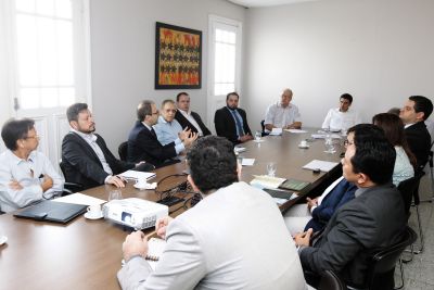 notícia: Governo reúne com entidades para desenvolver propostas de gestão florestal sustentável 