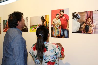notícia: Exposição fotográfica “Eu, depois de ti” retrata a vida de mães no seio familiar