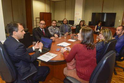 notícia: Governo adotará sistema de diárias e passagens