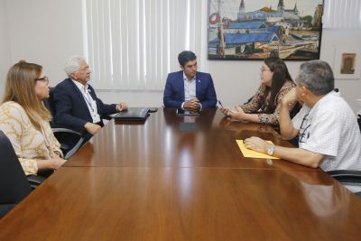 notícia: Estado deve realizar concurso público para suprir carência de professores na UEPA