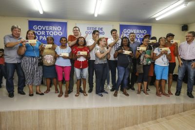 notícia: Cheque moradia vai concretizar sonho de uma casa melhor para 59 famílias em Soure