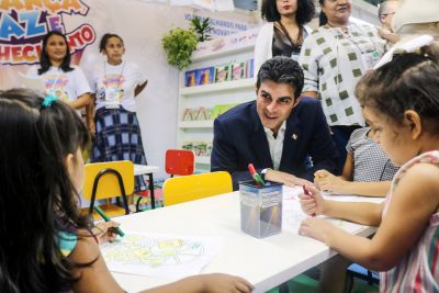 notícia: Governo cria política pública de edições e publicações de livros do Pará