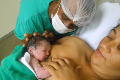 notícia: Hospital Regional de Marabá orienta sobre os benefícios do aleitamento materno exclusivo