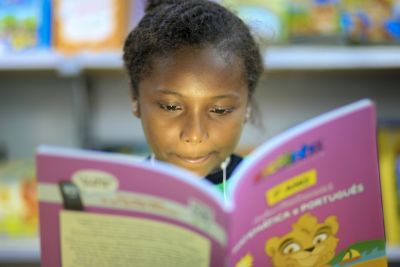 notícia: Estudantes prestigiam e aproveitam as atrações da 23ª Feira Pan-Amazônica do Livro e das Multivozes
