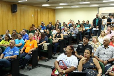 notícia: Cerca de 100 professores participam da abertura do Forpem