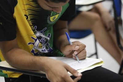 notícia: Fundação ParáPaz realiza dois dias de revisão para o Enem