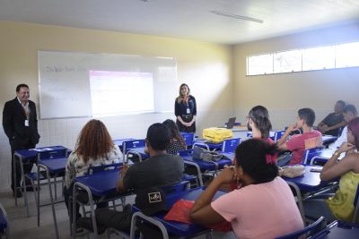 notícia: Sectet inicia curso de garçom/garçonete para moradores da Terra Firme