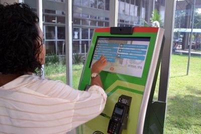 notícia: Totens facilitam o atendimento no Detran