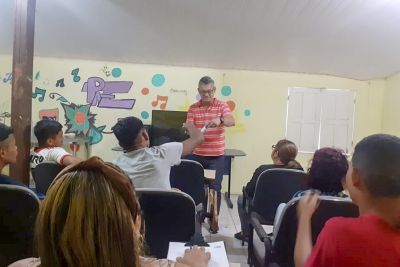 notícia: Socioeducação: encontro debate sexualidade e DSTs na adolescência