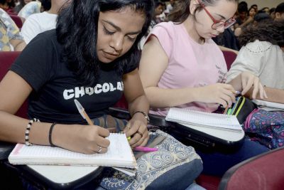 notícia: Estudantes de mais quatro municípios terão aulas preparatórias para o Enem