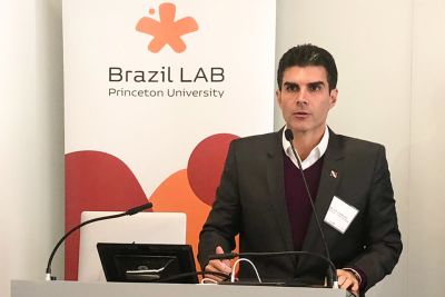 notícia: Governo busca no exterior parcerias para fomentar o desenvolvimento sustentável