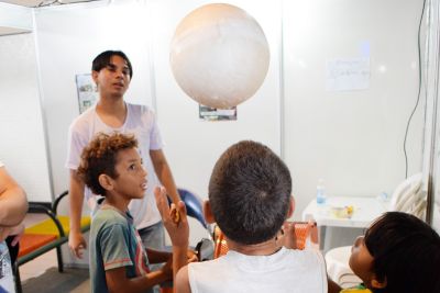 notícia: Abertura da Feira de Ciência e Tecnologia tem diversão e homenagens a Camilo Viana