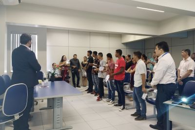 notícia: Curso profissionalizante possibilita que jovens ingressem no mundo do trabalho