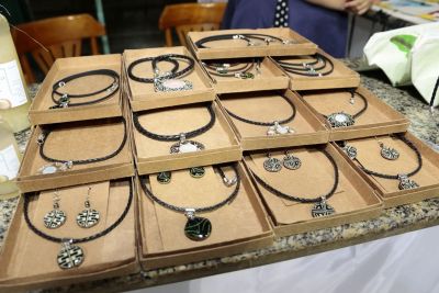 notícia: Feira de artesanato reúne expositores do Brasil e do Mundo em Belém 