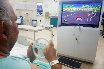 notícia: Pacientes do HC usam videogames na reabilitação pós-operatória
