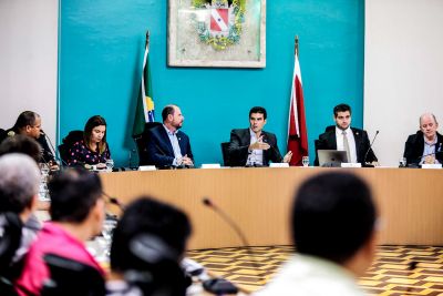 notícia: Executivo, Legislativo e sindicatos discutem legislação previdenciária