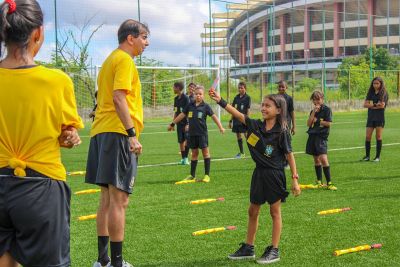 notícia: Crianças participam de projeto social da CBF sobre arbitragem 