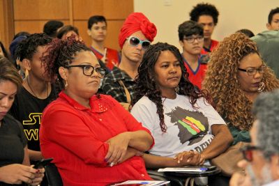 notícia: Reflexão sobre racismo e intolerância religiosa marcam o Dia da Consciência Negra