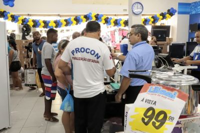 notícia: Procon Pará realiza 2ª etapa da operação “Black Friday Consciente” no centro Comercial 
