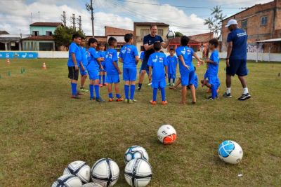 notícia: Mais de 1000 alunos participam de oficina de futebol na Grande Belém