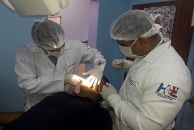 notícia: Próteses faciais ajudam pacientes a superar sequelas de cirurgias