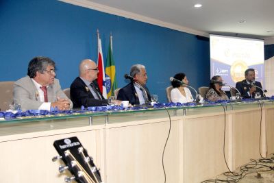 notícia: Projeto Pernoh homenageia personalidades pela promoção de justiça social