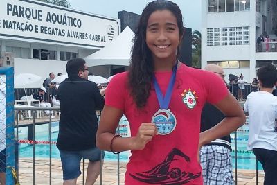 notícia: Atleta contemplada pelo 'Bolsa Talento' é vice-campeã em competição nacional de natação