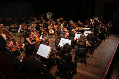 notícia: Concerto didático da OSTP apresenta a música erudita a alunos de escolas estaduais
