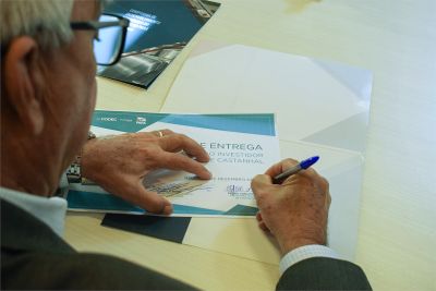 notícia: Codec entrega o Guia do Investidor de Castanhal para atrair negócios para o município