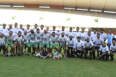 notícia: Futebol Solidário reúne ídolos em duelo RexPa neste sábado