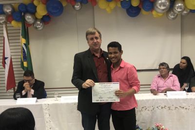 notícia: Seaster entrega certificados de qualificação profissional a 150 jovens