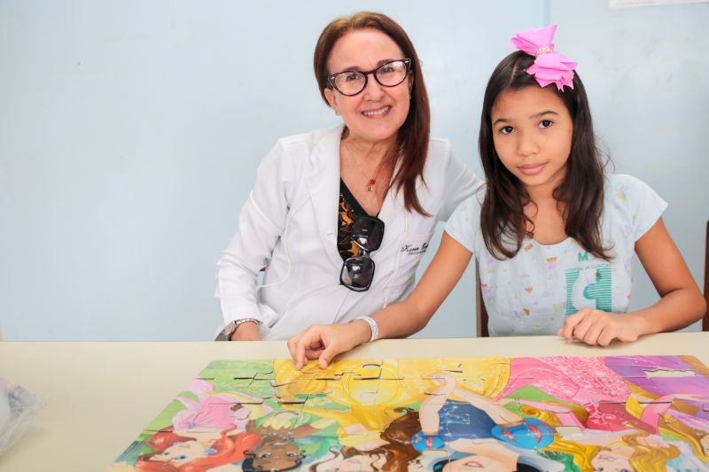 Karen Xavier, Pedagoga e Lara Sophia <div class='credito_fotos'>Foto: Pedro Guerreiro / Ag. Pará   |   <a href='/midias/2020/originais/5862_b6a6df57-d96b-a835-003e-9158f0b513a3.jpg' download><i class='fa-solid fa-download'></i> Download</a></div>