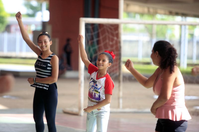 Voluntários se preparam para a grande abertura do Parazão 2020 <div class='credito_fotos'>Foto: Bruno Cecim / Ag.Pará | <a href='/midias/2020/originais/5888_1921a577-41b6-b4bd-ab6b-f1684b47744b.jpg' download><i class='fa-solid fa-download'></i> Download</a></div>