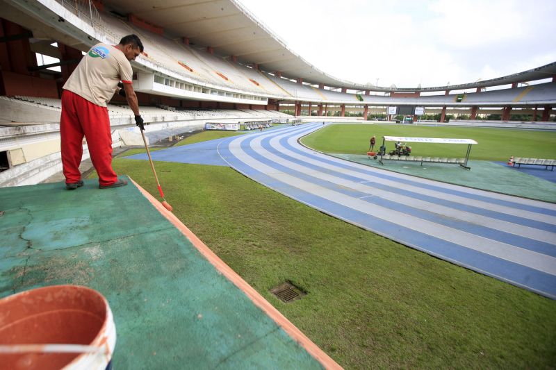 Voluntários se preparam para a grande abertura do Parazão 2020 <div class='credito_fotos'>Foto: Bruno Cecim / Ag.Pará | <a href='/midias/2020/originais/5888_25b4d4ac-ef1b-5d7f-2b84-f53bc4d073f2.jpg' download><i class='fa-solid fa-download'></i> Download</a></div>