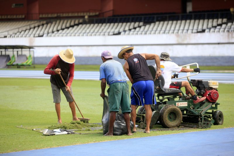 Voluntários se preparam para a grande abertura do Parazão 2020 <div class='credito_fotos'>Foto: Bruno Cecim / Ag.Pará | <a href='/midias/2020/originais/5888_6f51148d-d349-3360-a89d-99ee820c1bb2.jpg' download><i class='fa-solid fa-download'></i> Download</a></div>