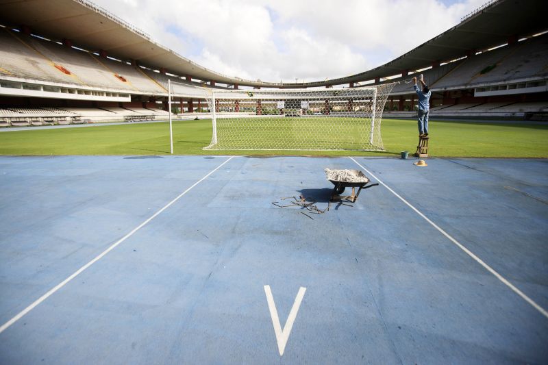 Voluntários se preparam para a grande abertura do Parazão 2020 <div class='credito_fotos'>Foto: Bruno Cecim / Ag.Pará | <a href='/midias/2020/originais/5888_b005b83b-f7cf-5dc8-6aed-f2015238b184.jpg' download><i class='fa-solid fa-download'></i> Download</a></div>