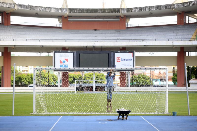 Voluntários se preparam para a grande abertura do Parazão 2020 <div class='credito_fotos'>Foto: Bruno Cecim / Ag.Pará | <a href='/midias/2020/originais/5888_dd12e0bd-32c0-07a7-aae1-ae3e3275c230.jpg' download><i class='fa-solid fa-download'></i> Download</a></div>