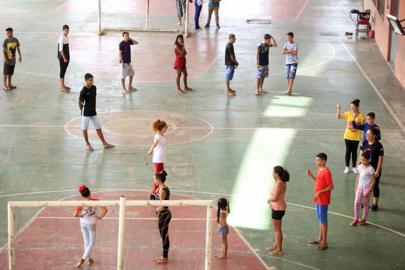 Voluntários se preparam para a grande abertura do Parazão 2020 <div class='credito_fotos'>Foto: Bruno Cecim / Ag.Pará | <a href='/midias/2020/originais/5888_e59324b5-3d80-01e7-010d-465e9ec11be3.jpg' download><i class='fa-solid fa-download'></i> Download</a></div>