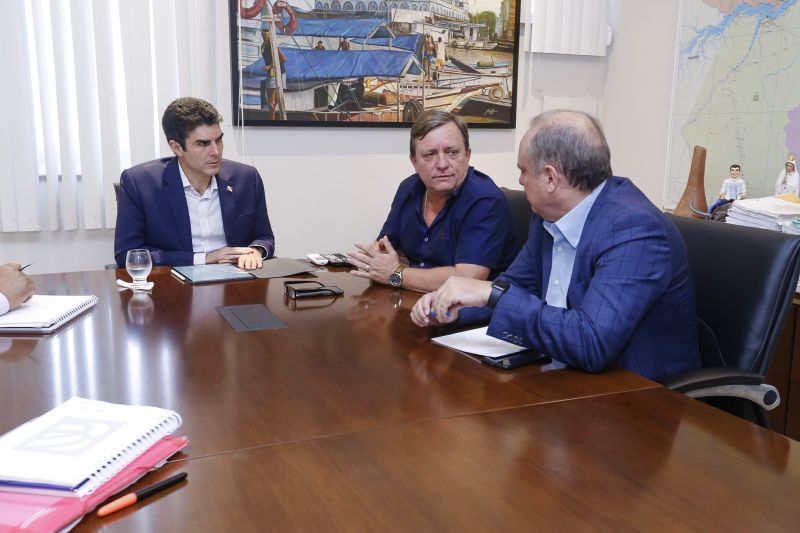 A entrega da Escola Estadual de Ensino Fundamental Irmã Dulce, em Parauapebas, no sudeste paraense, ainda durante o primeiro semestre e totalmente reformada, foi anunciada como prioridade para o Governo do Estado. <div class='credito_fotos'>Foto: Marcelo Seabra / Ag. Pará | <a href='/midias/2020/originais/5891_132d16a7-0654-adf7-73dc-19ffe57fac10.jpg' download><i class='fa-solid fa-download'></i> Download</a></div>