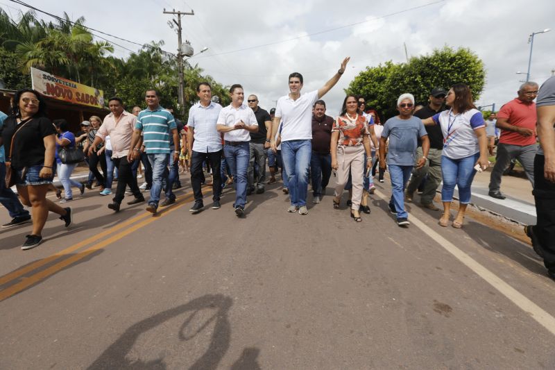 Uma nova PA-416 foi entregue neste sábado (18) ao moradores da Região Metropolitana de Belém, em especial para quem vive, trabalha e segue da BR-316 até a entrada da Vila de Americano, principal distrito do município de Santa Izabel do Pará. A rodovia paraense foi entregue a toda população do estado pelo Governador Helder Barbalho. <div class='credito_fotos'>Foto: Marcelo Seabra / Ag. Pará | <a href='/midias/2020/originais/5895_28e41482-7430-2259-4f85-c54ed804b2ba.jpg' download><i class='fa-solid fa-download'></i> Download</a></div>