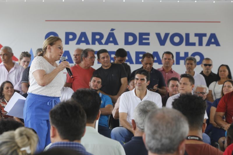 Uma nova PA-416 foi entregue neste sábado (18) ao moradores da Região Metropolitana de Belém, em especial para quem vive, trabalha e segue da BR-316 até a entrada da Vila de Americano, principal distrito do município de Santa Izabel do Pará. A rodovia paraense foi entregue a toda população do estado pelo Governador Helder Barbalho. <div class='credito_fotos'>Foto: Marcelo Seabra / Ag. Pará | <a href='/midias/2020/originais/5895_44b069ad-32ab-ad44-ee95-c97afb2b323d.jpg' download><i class='fa-solid fa-download'></i> Download</a></div>