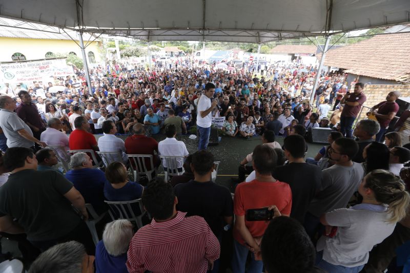 Uma nova PA-416 foi entregue neste sábado (18) ao moradores da Região Metropolitana de Belém, em especial para quem vive, trabalha e segue da BR-316 até a entrada da Vila de Americano, principal distrito do município de Santa Izabel do Pará. A rodovia paraense foi entregue a toda população do estado pelo Governador Helder Barbalho. <div class='credito_fotos'>Foto: Marcelo Seabra / Ag. Pará | <a href='/midias/2020/originais/5895_4d366b4c-61b9-a92f-2df3-4df50a769d25.jpg' download><i class='fa-solid fa-download'></i> Download</a></div>